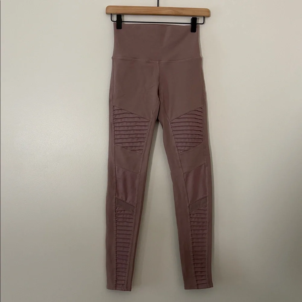 Alo Yoga High-Waist Moto Leggings Ribbed Mesh Paneling Mauve Size Small - Picture 3 of 11